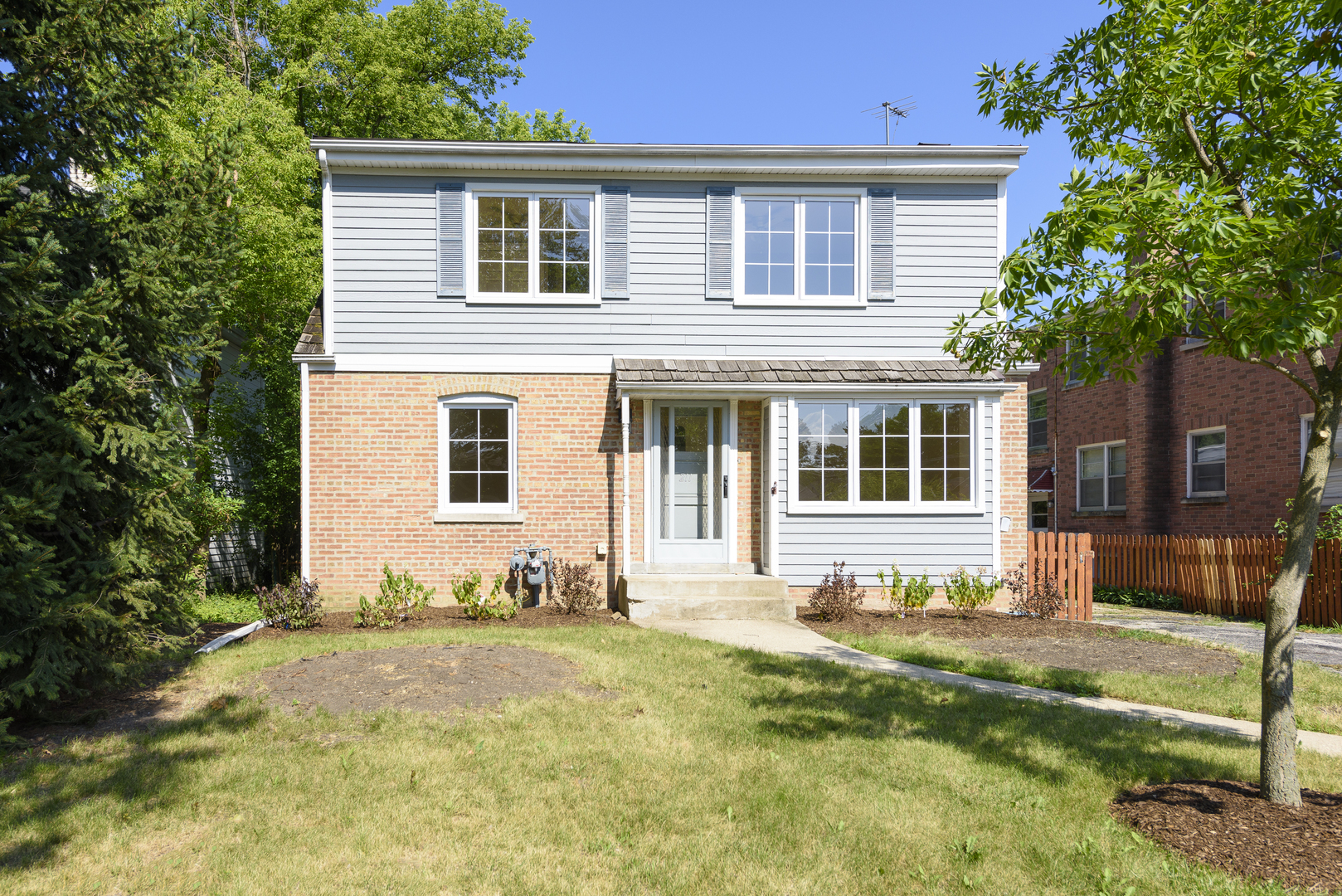 Property Photo:  211 Washington Street  IL 60025 