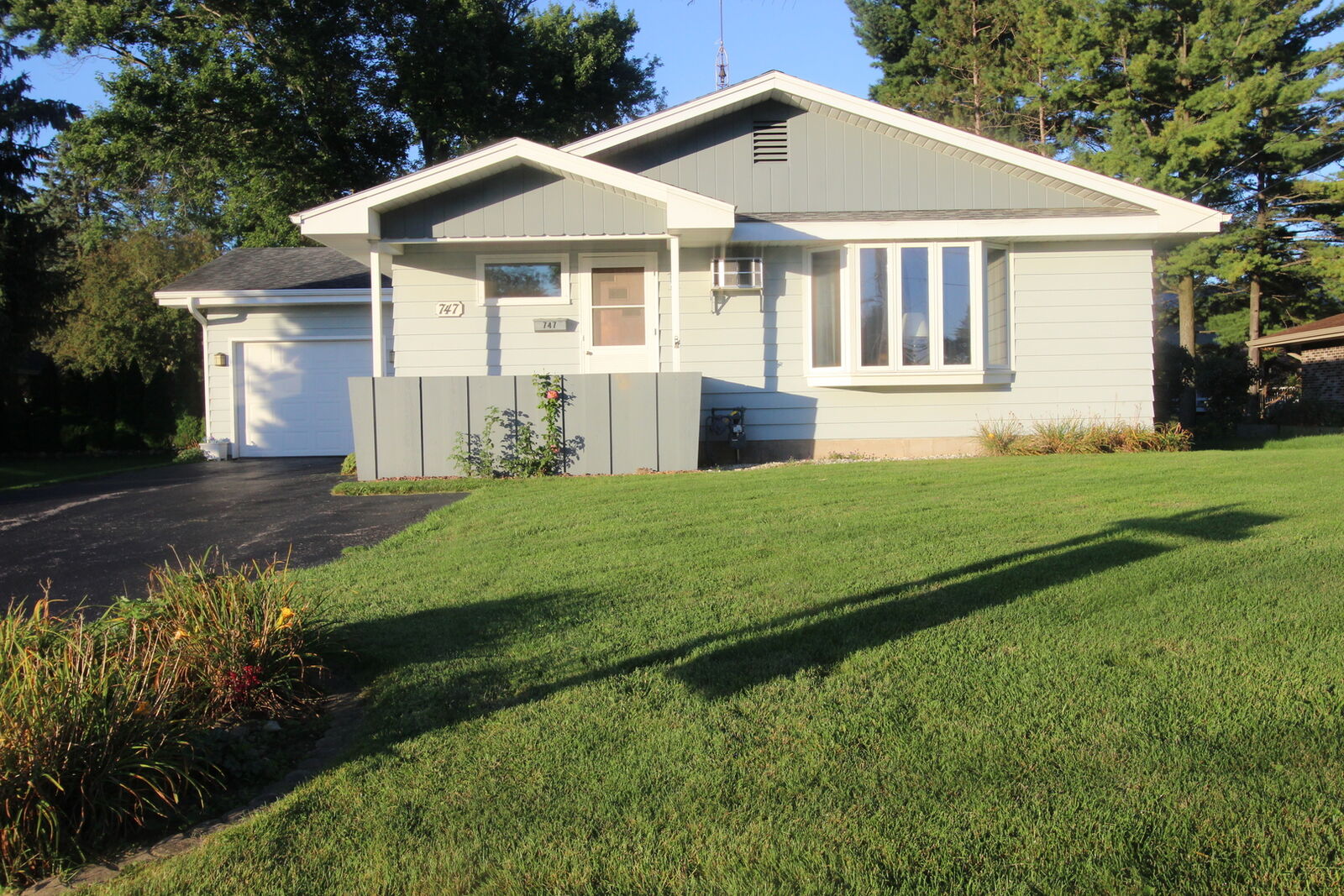 Property Photo: 747 Dona Court IL 60098