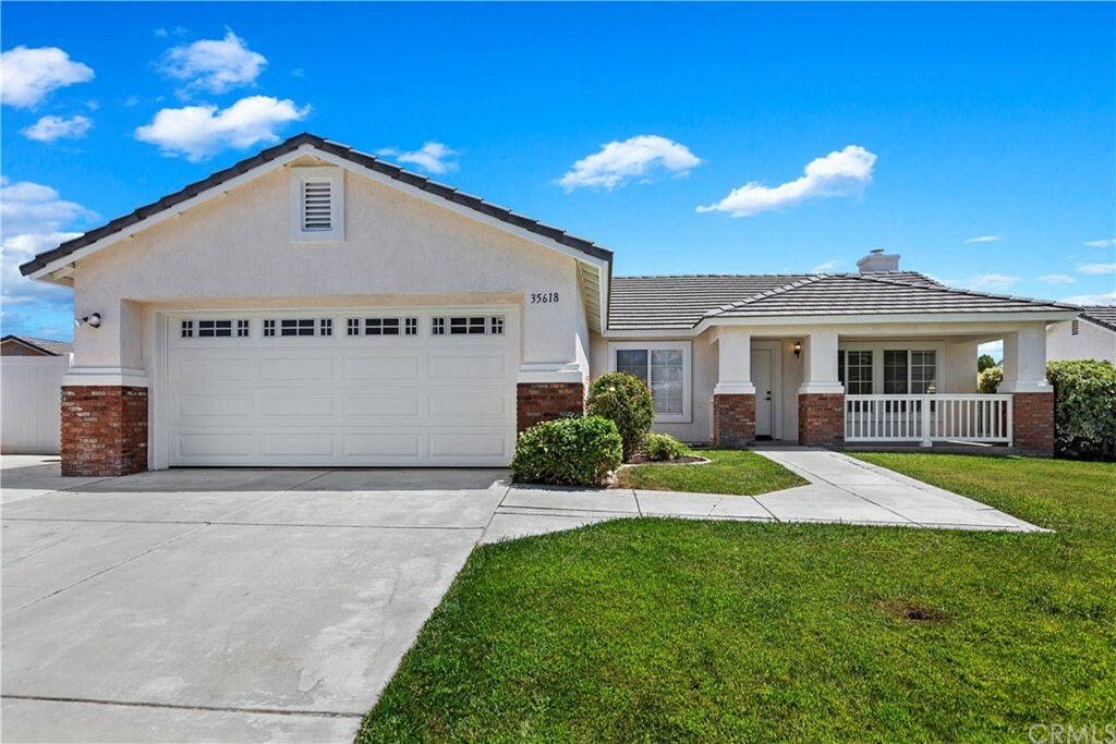 Property Photo:  35618 Sunflower Way  CA 92595 