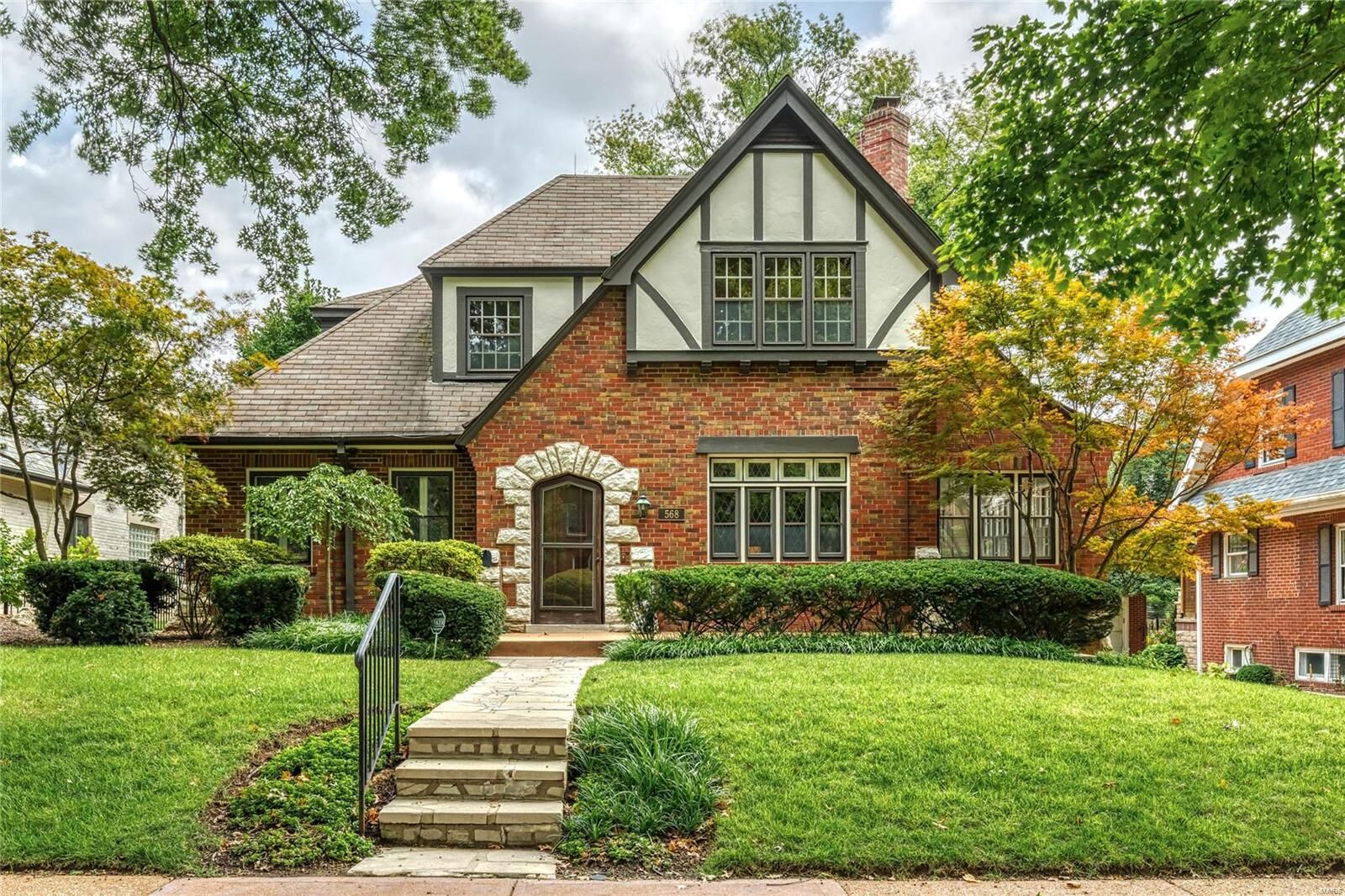 Property Photo: 568 Bedford Avenue MO 63130