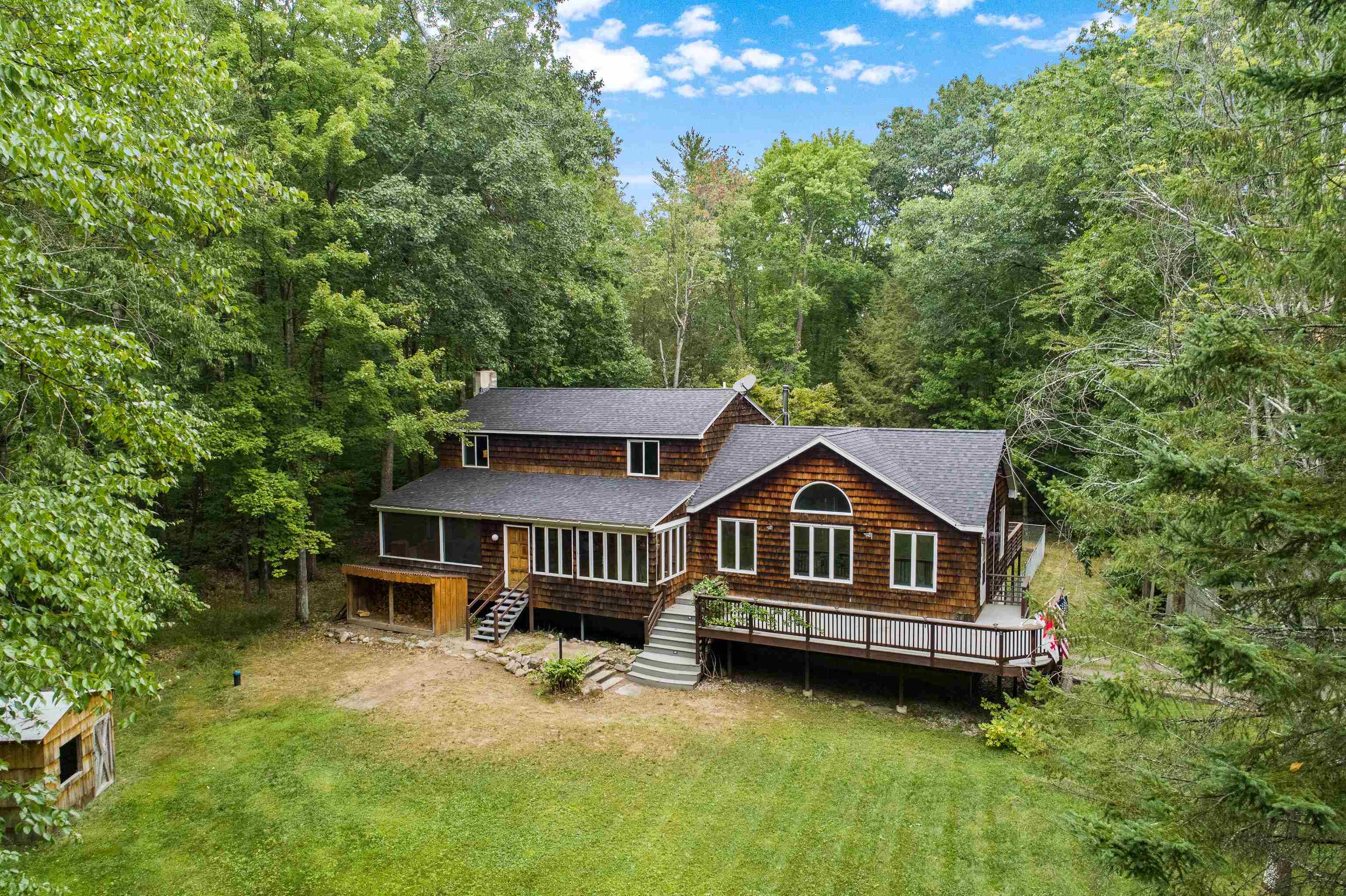 Property Photo: 484 Ponemah Hill Road NH 03055