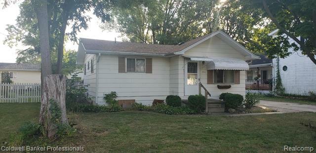 Property Photo:  286 Oriole Street  MI 48446 