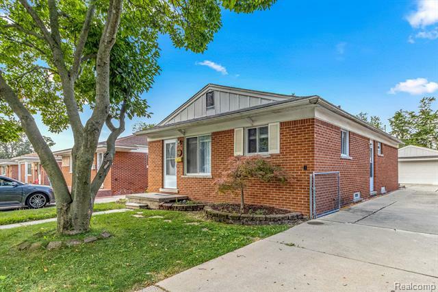 6183 Robindale Avenue  Dearborn Heights MI 48127 photo