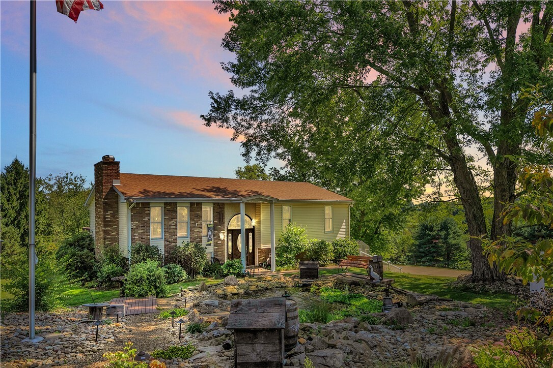 Property Photo: 418 Forrest Hill Rd PA 15052