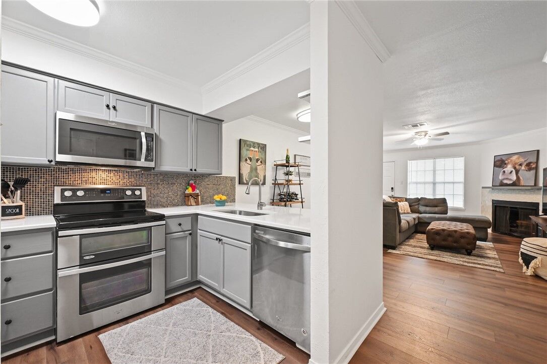 Property Photo:  2215 Post Road 1014  TX 78704 