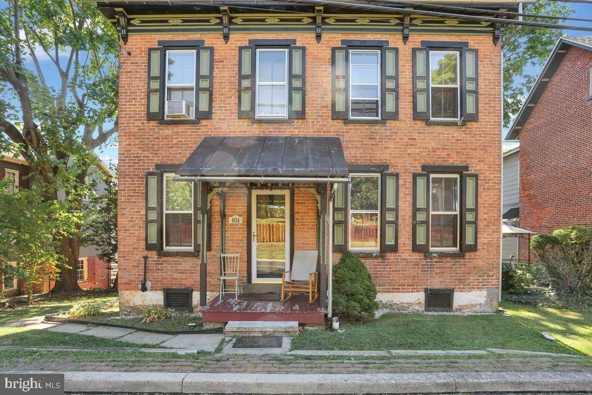 Property Photo: 604 Main Street PA 19547