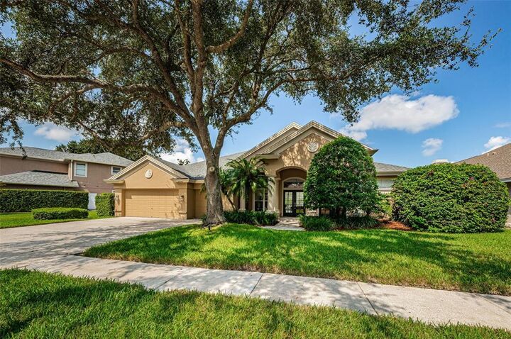 Property Photo:  4692 Aylesford Drive  FL 34685 