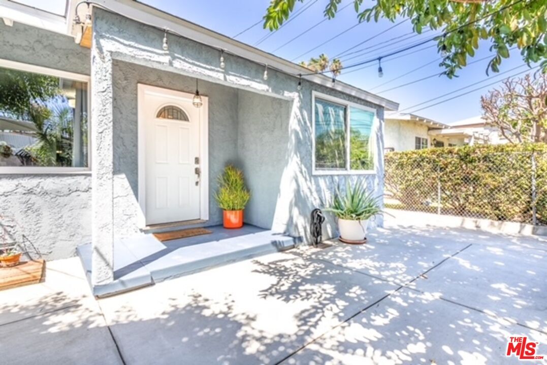 Property Photo:  2615   Maceo St  CA 90065 