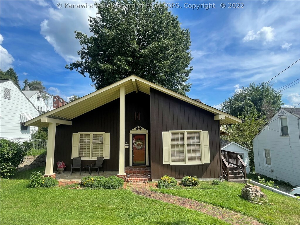 Property Photo: 1208 Alexander Street WV 25302