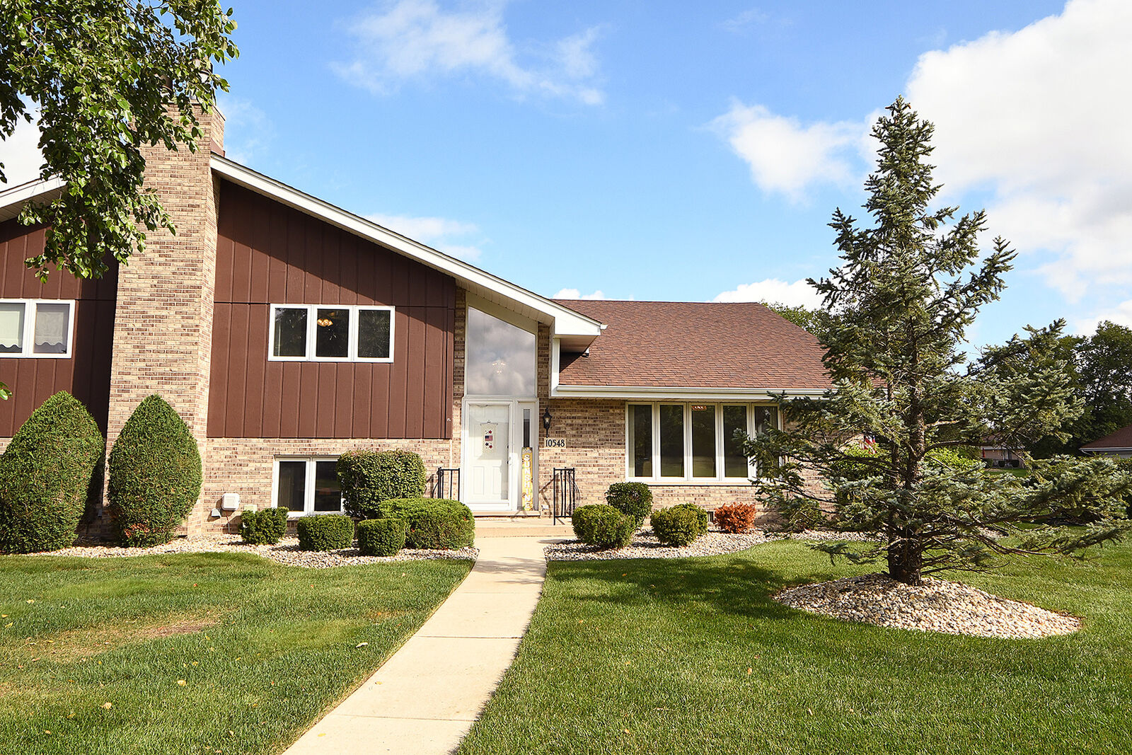 Property Photo: 10548 Illinois Court 176 IL 60467