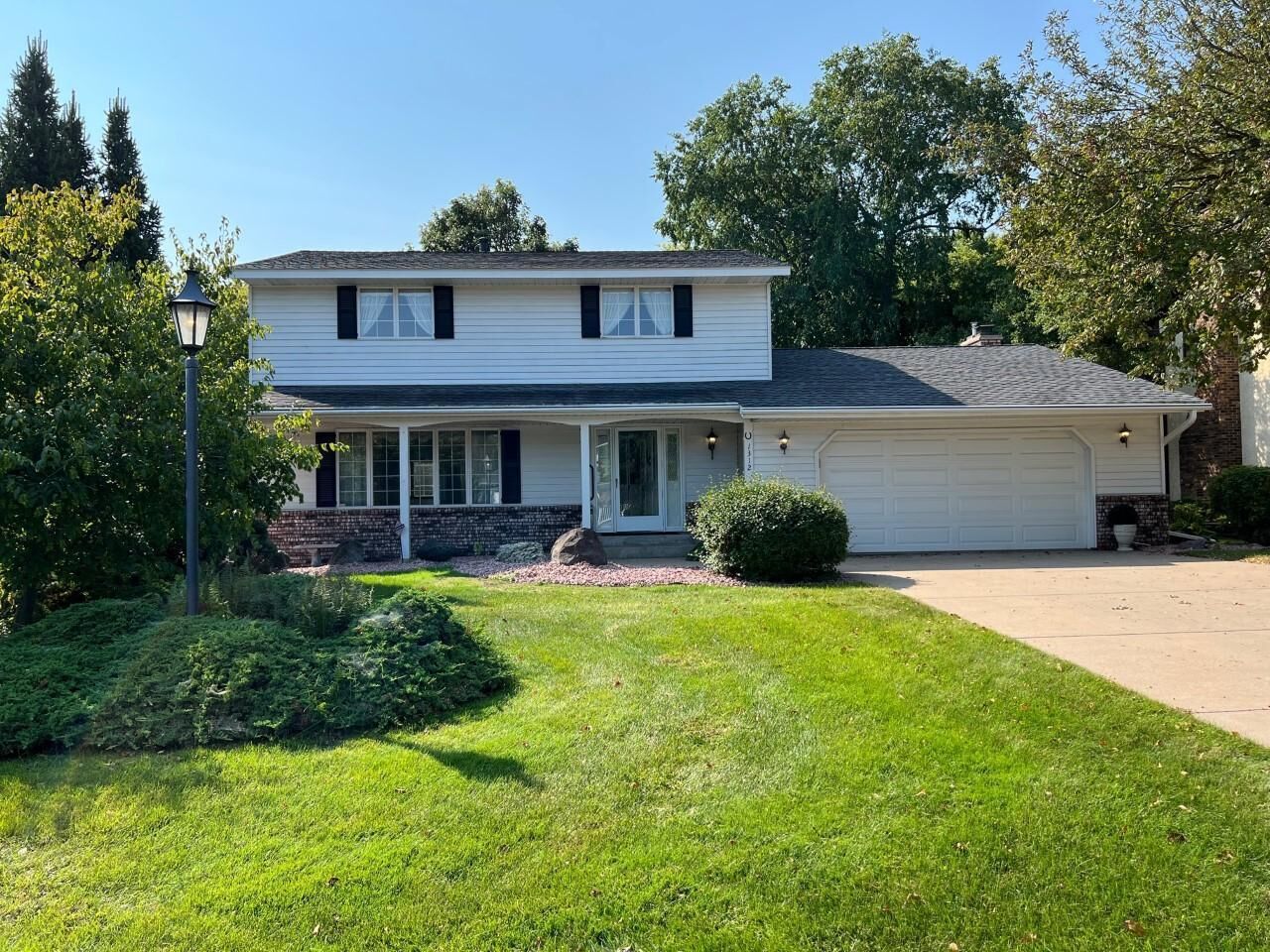 Property Photo:  1312 Willow Circle  MN 55113 