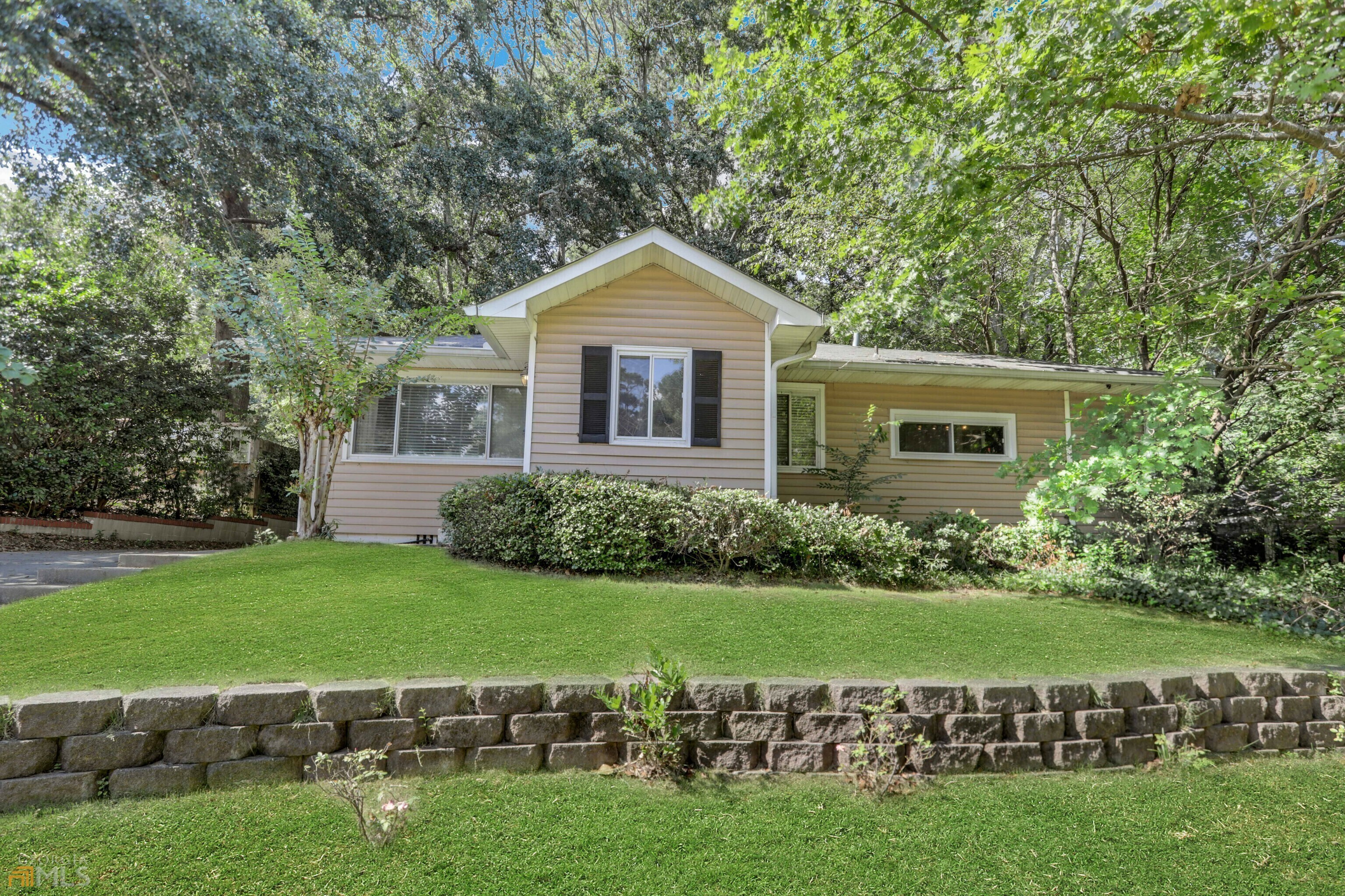 Property Photo: 1686 Dresden Drive GA 30319