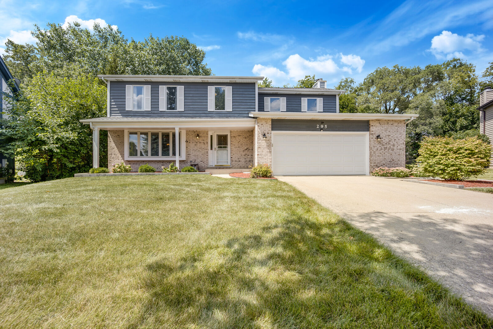 Property Photo:  295 Terry Lane  IL 60108 