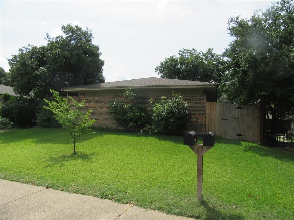Property Photo: 9516 Summerhill Lane TX 75238