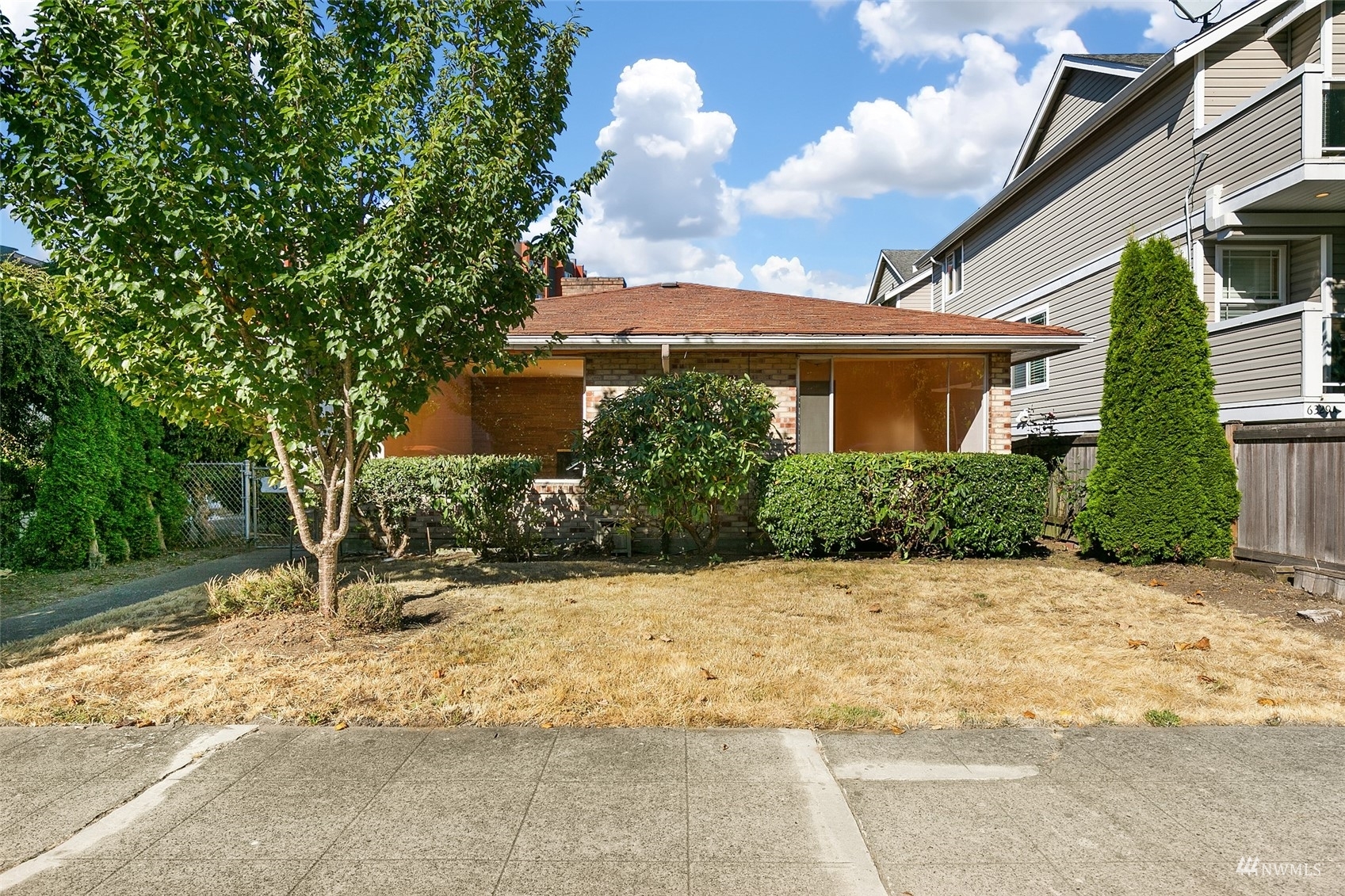 Property Photo: 6333 42nd Avenue SW WA 98136