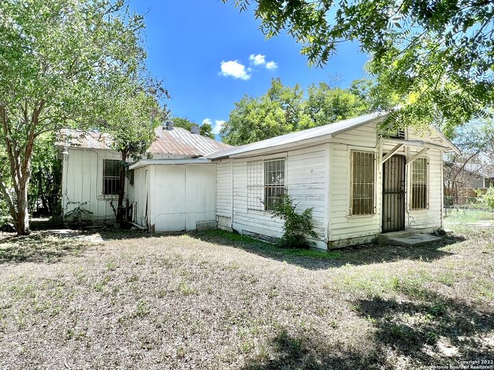 Property Photo: 414 Moten Alley TX 78202