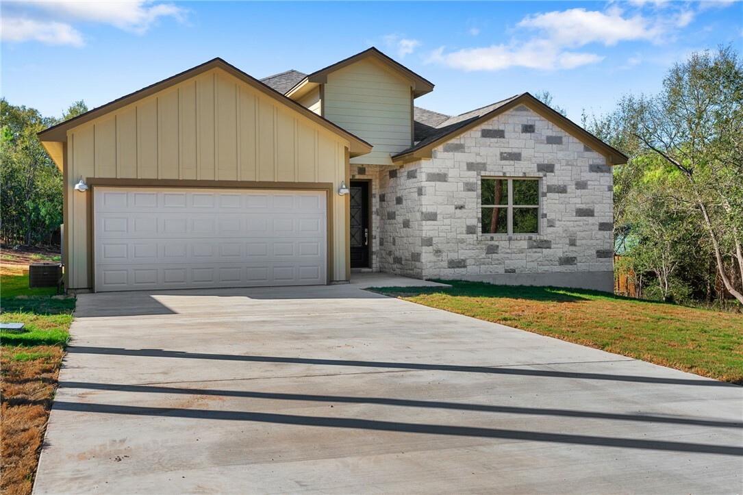 Property Photo: 170 Nuuanu Lane TX 78602