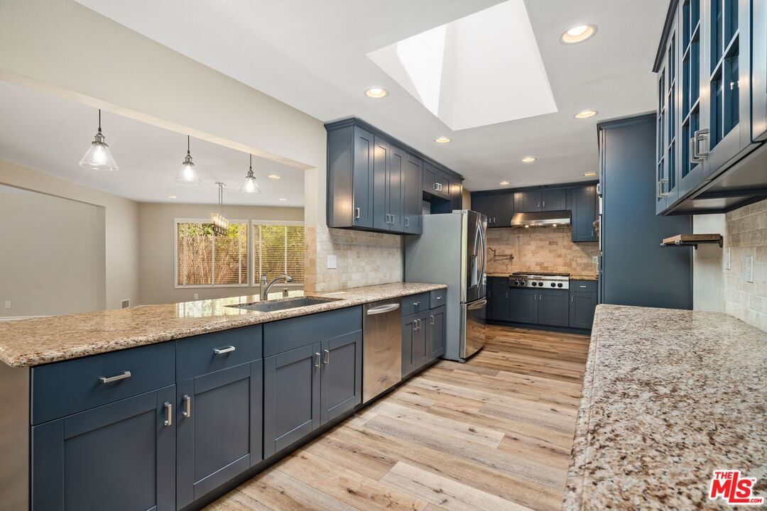 Property Photo:  3272   Longridge Ave  CA 91423 