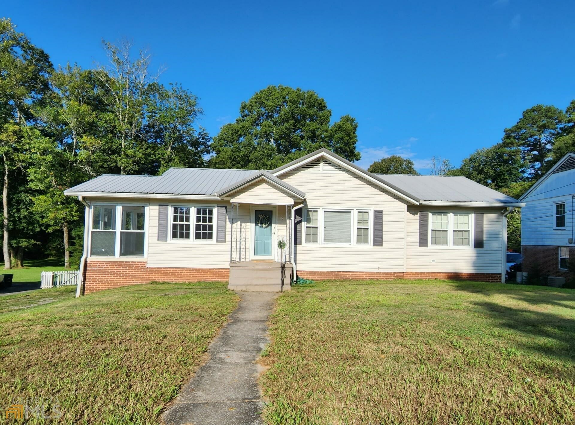 Property Photo:  10 E Valley Road NE  GA 30161 