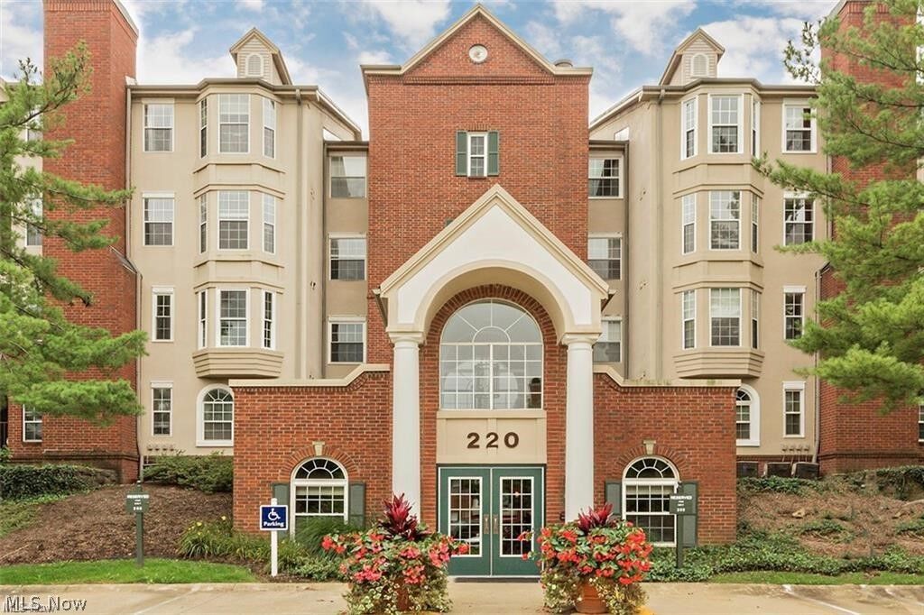 Property Photo:  220 Fox Hollow Drive 210  OH 44124 