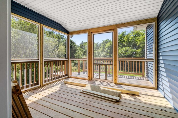 Property Photo:  7 Apple Way  NH 03042 
