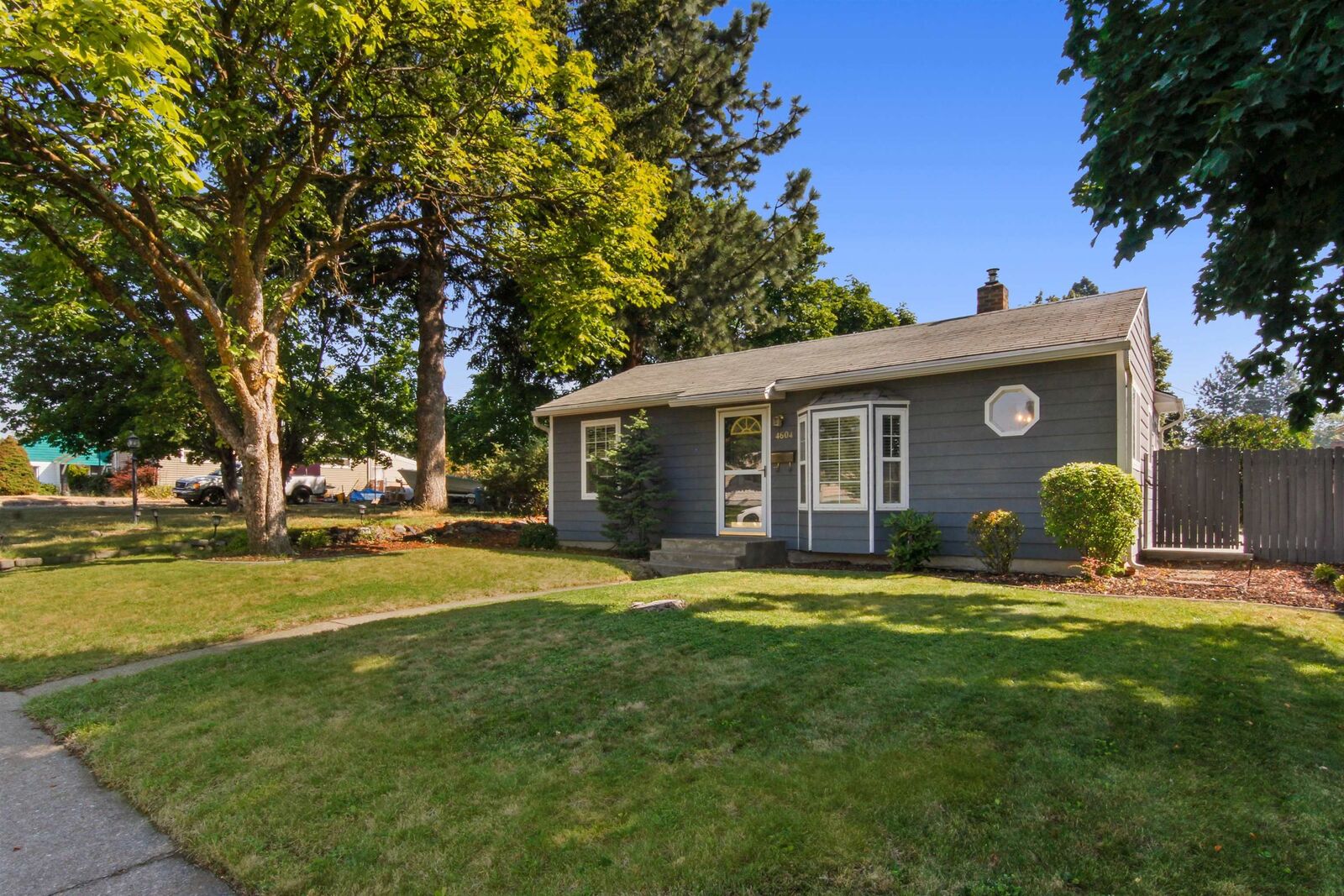 Property Photo:  4604 N Walnut St  WA 99205 