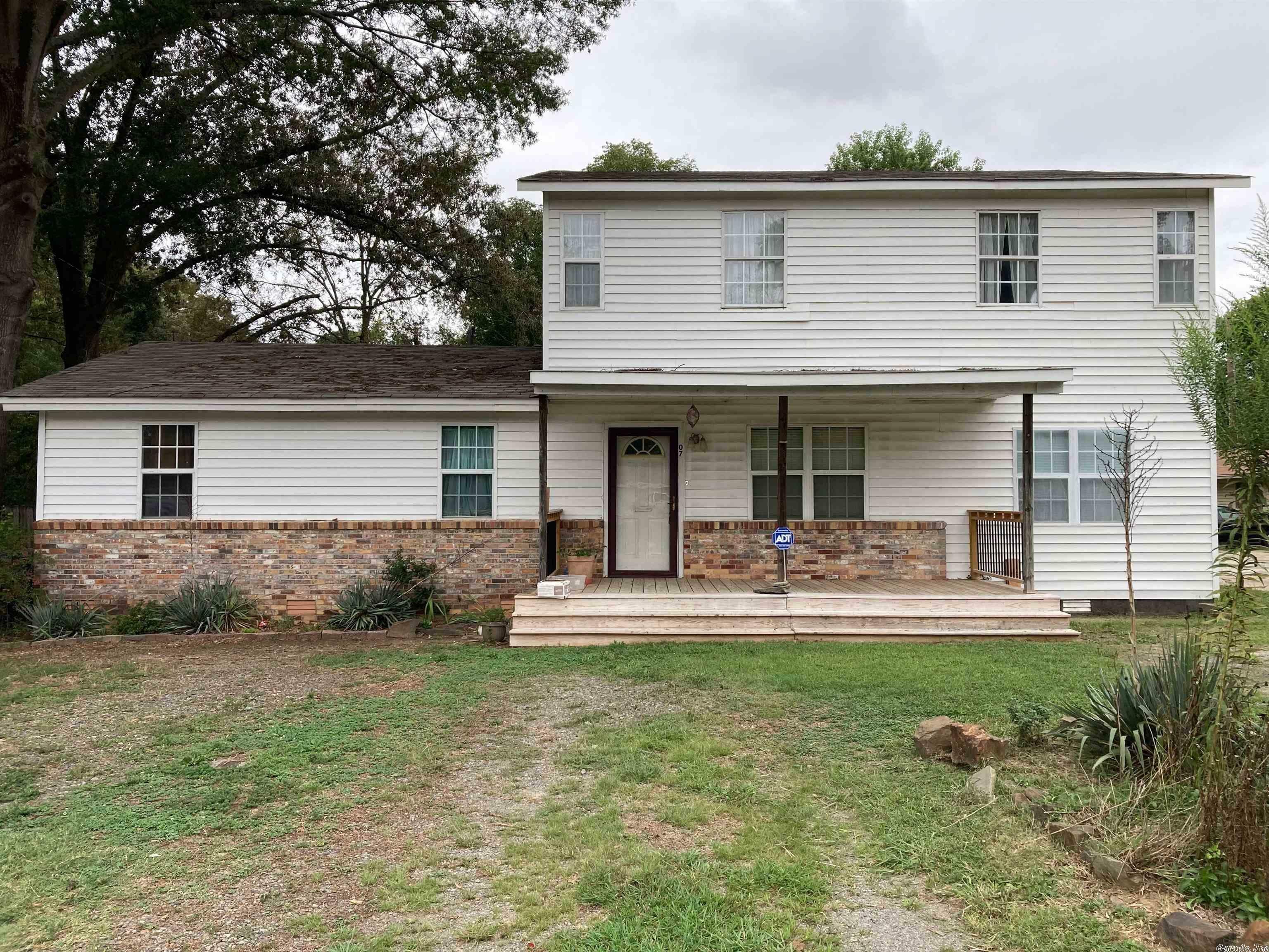 Property Photo:  407 S Center Street  AR 72034 