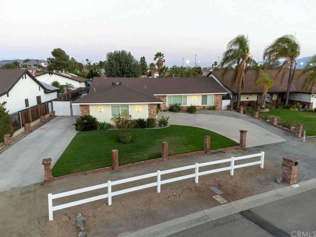 Property Photo:  3072 Sunset Court  CA 92860 