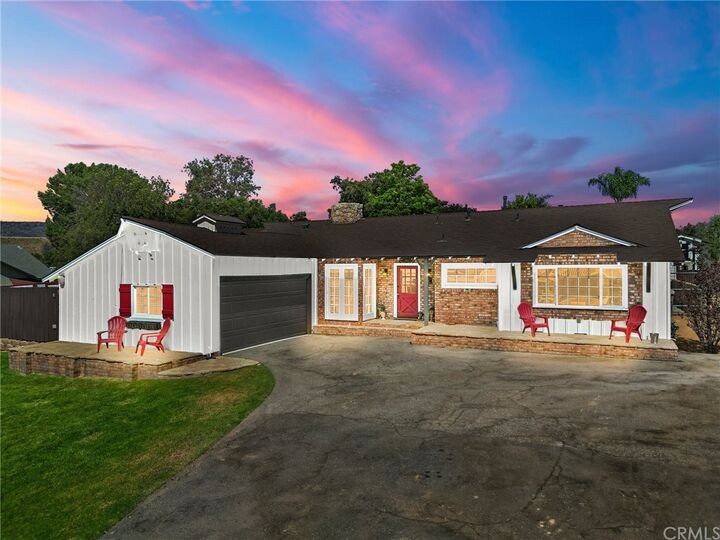 The Darryl & JJ Jones Team