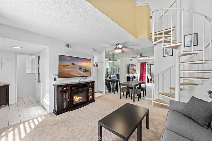 Property Photo:  23286 La Mar D  CA 92691 