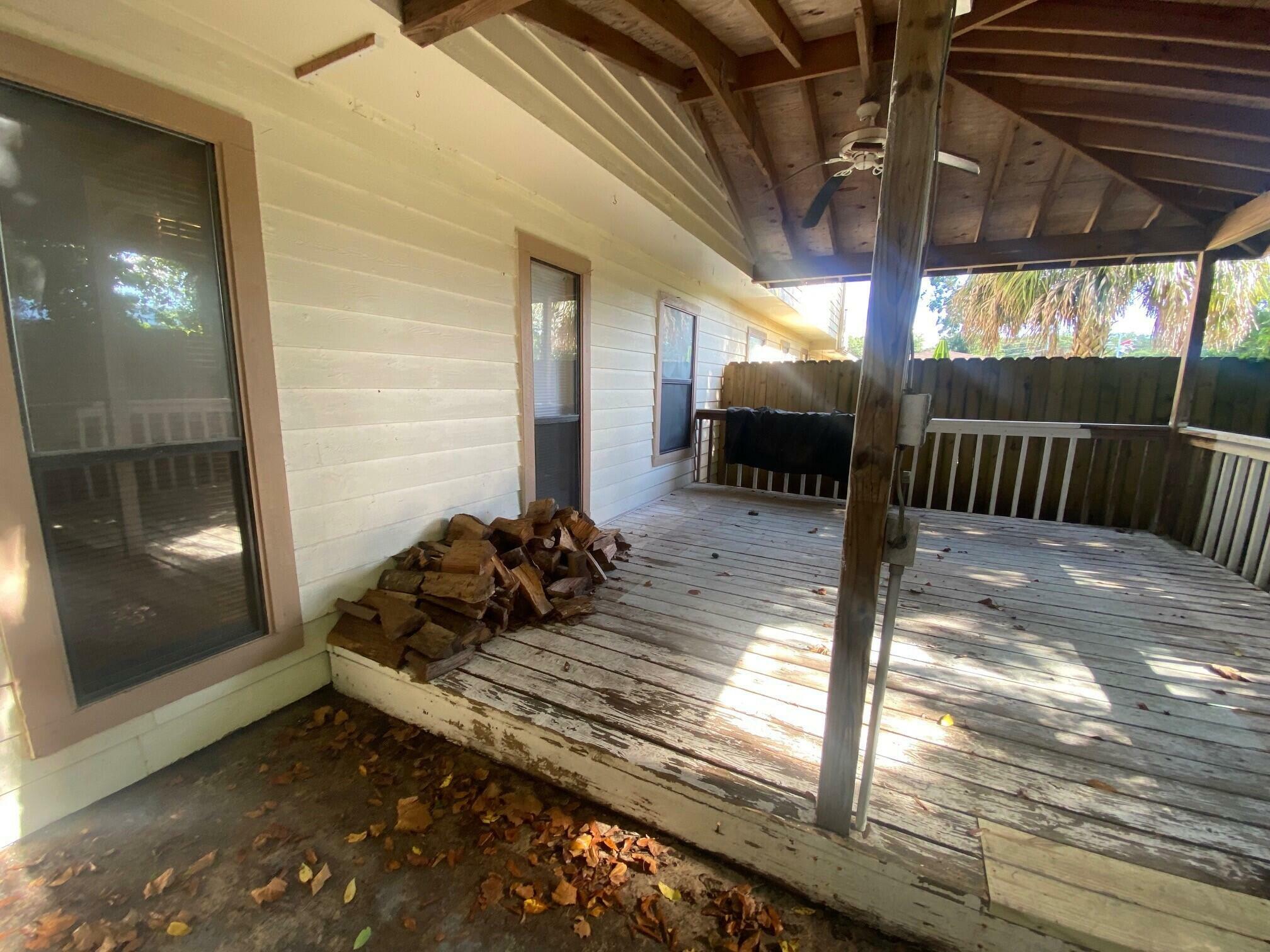 Property Photo:  231 NW Thomas Court  FL 32548 