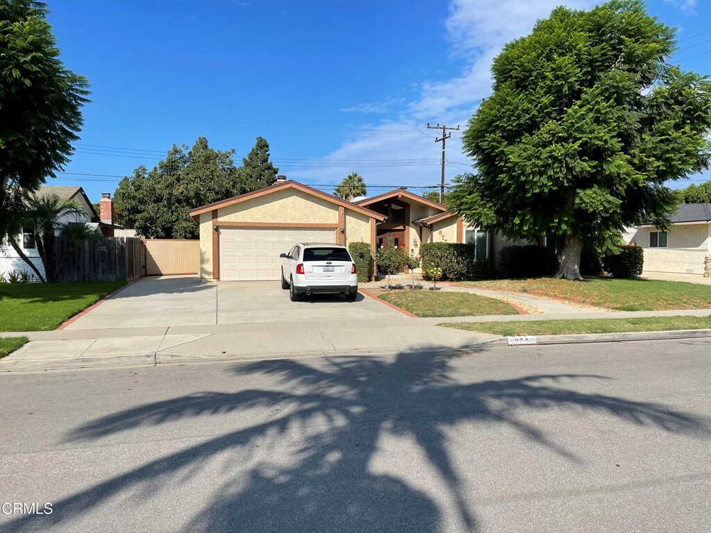 Property Photo:  877 Barton Avenue  CA 93010 