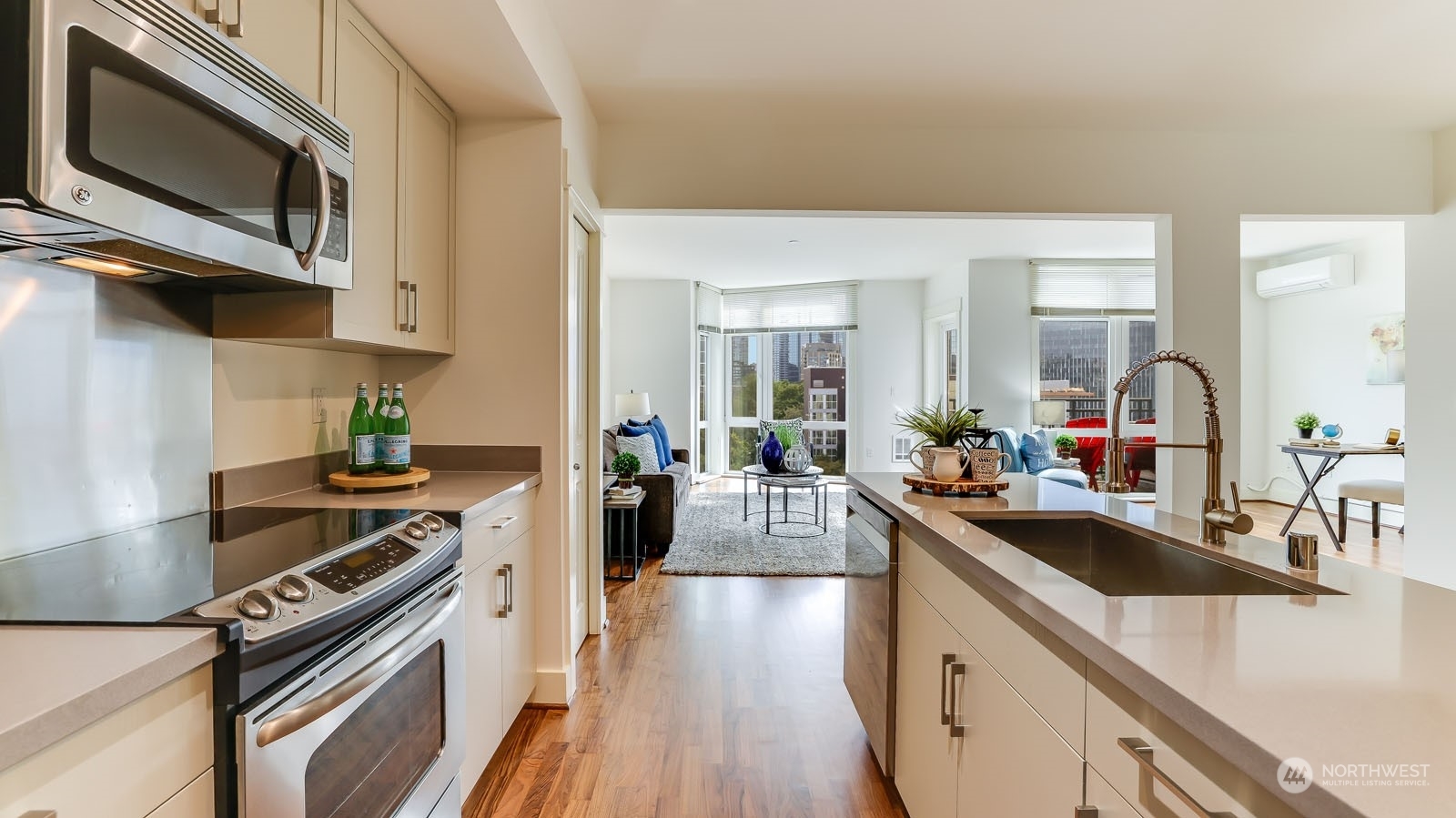 Property Photo: 699 John Street 714 WA 98109