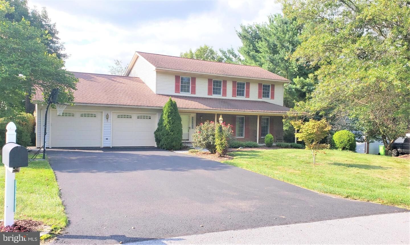 Property Photo: 11665 Woodlea Drive PA 17268