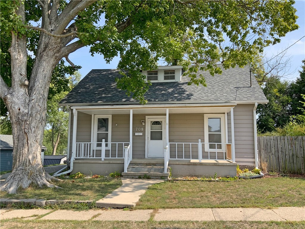 Property Photo:  708 W 2nd Street S  IA 50208 