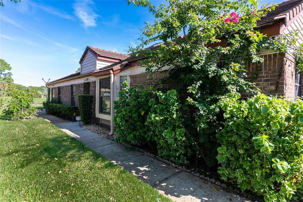 Property Photo: 176 Palm Sparrow Court FL 32119