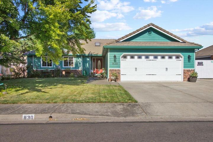 830 Amanda Way  Central Point OR 97502 photo
