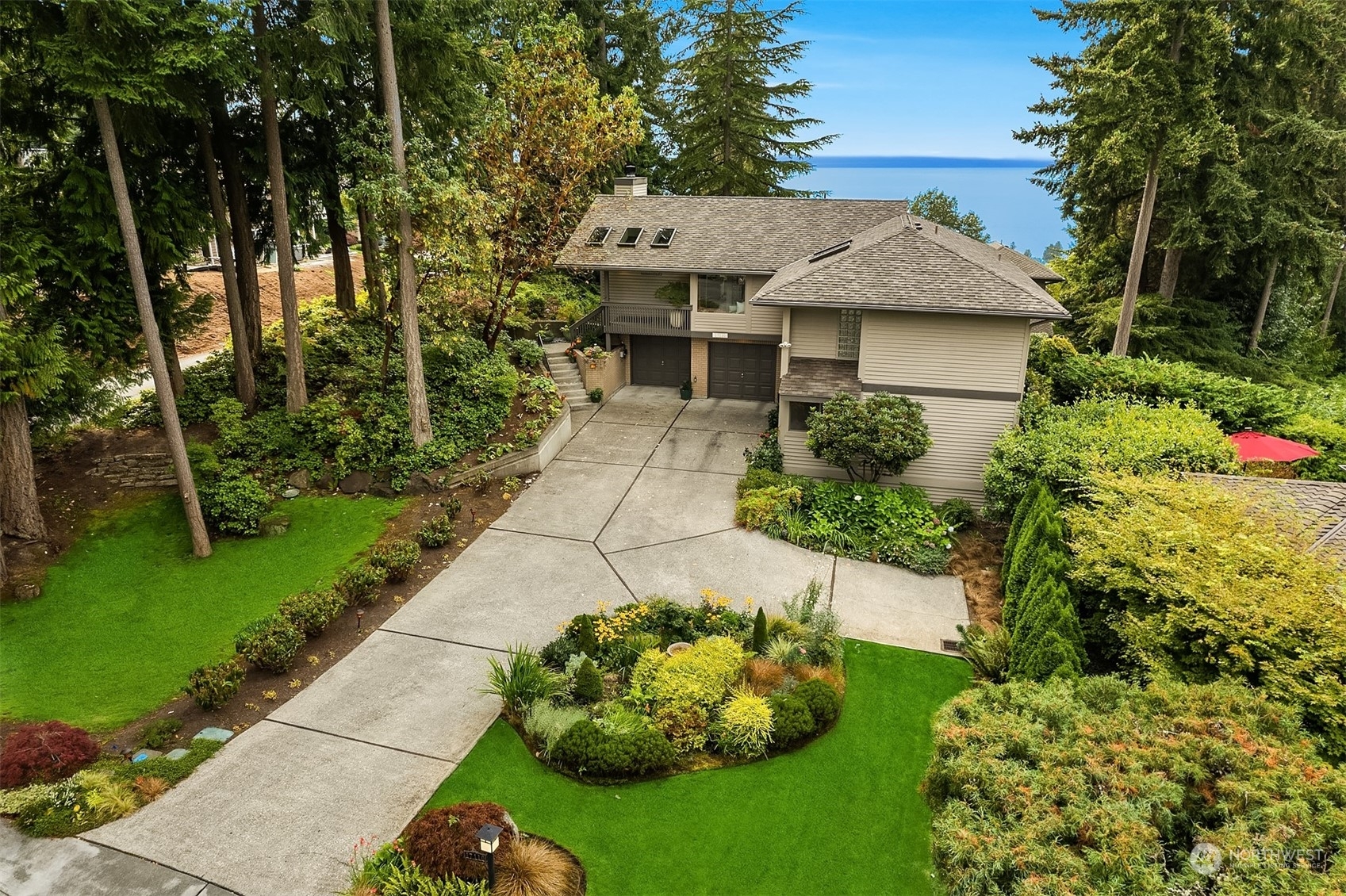 Property Photo: 17110 72nd Place W WA 98026