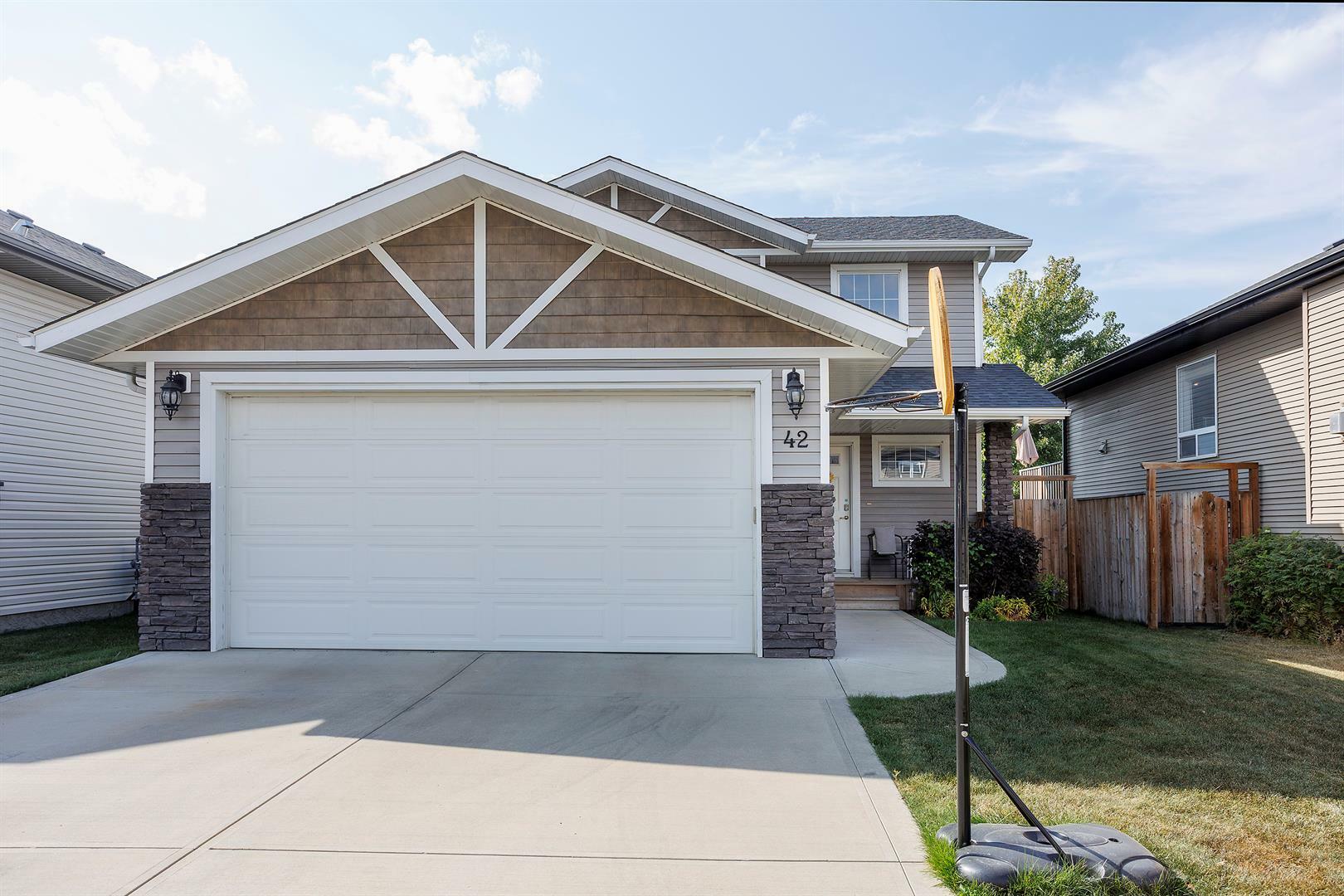 Property Photo: 42 Stephenson Crescent AB T4R 0L4