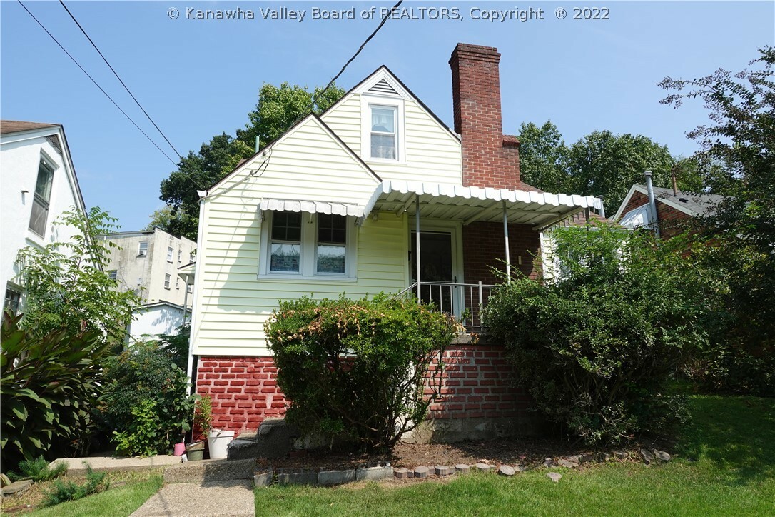 Property Photo: 233 Staunton Avenue WV 25303