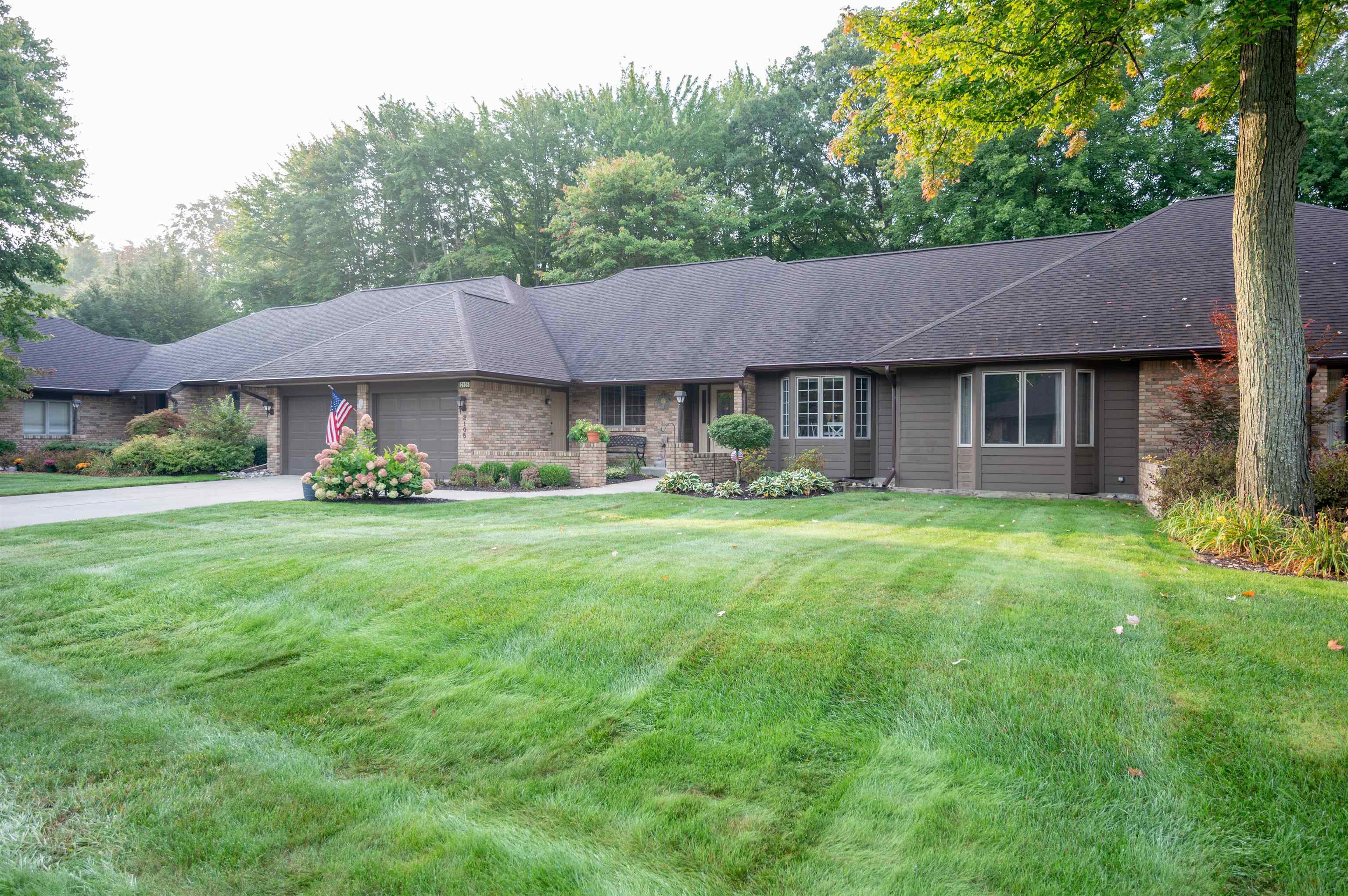 Property Photo:  2105 Mapleleaf Drive  MI 48640-2586 