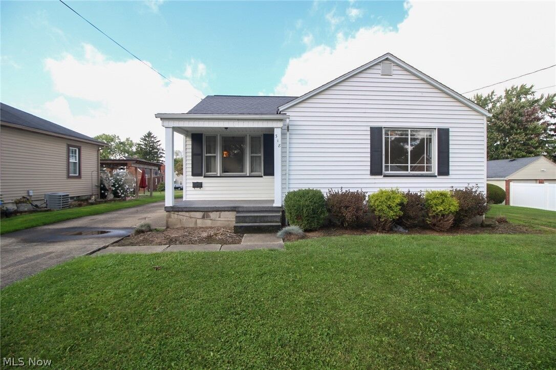 Property Photo: 318 Hillcrest Avenue OH 44425