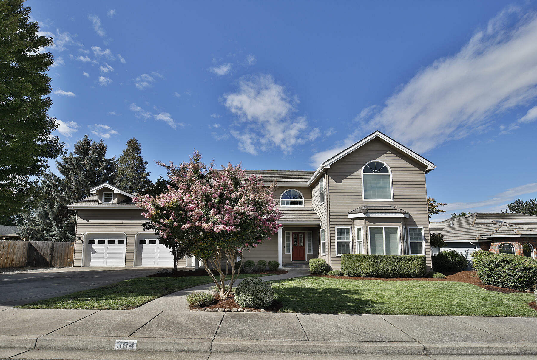 384 Golf View Drive  Medford OR 97504 photo