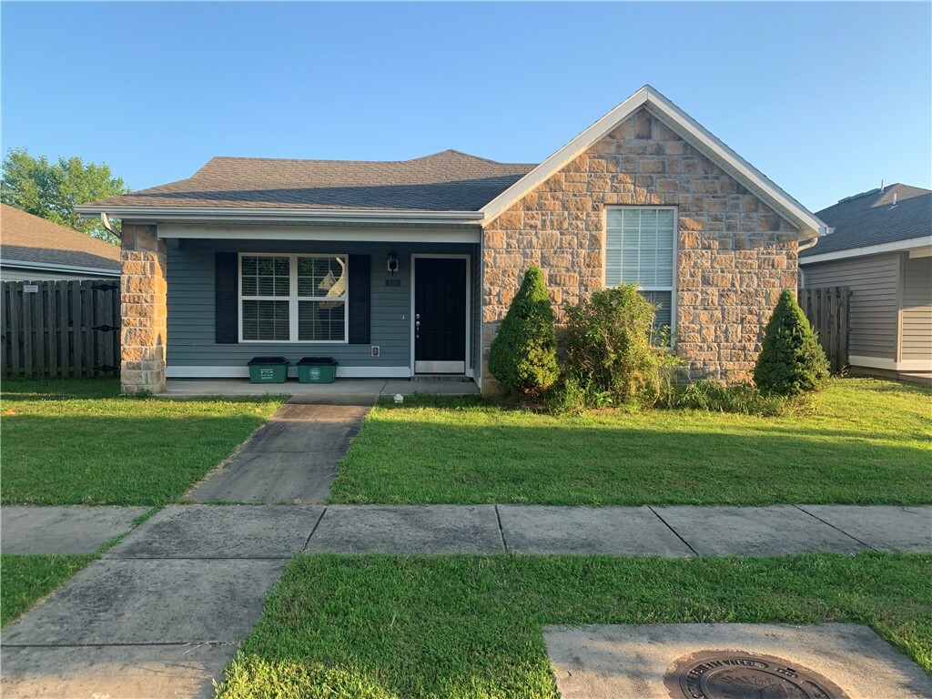 Property Photo:  4391 W Pecan Street  AR 72704 