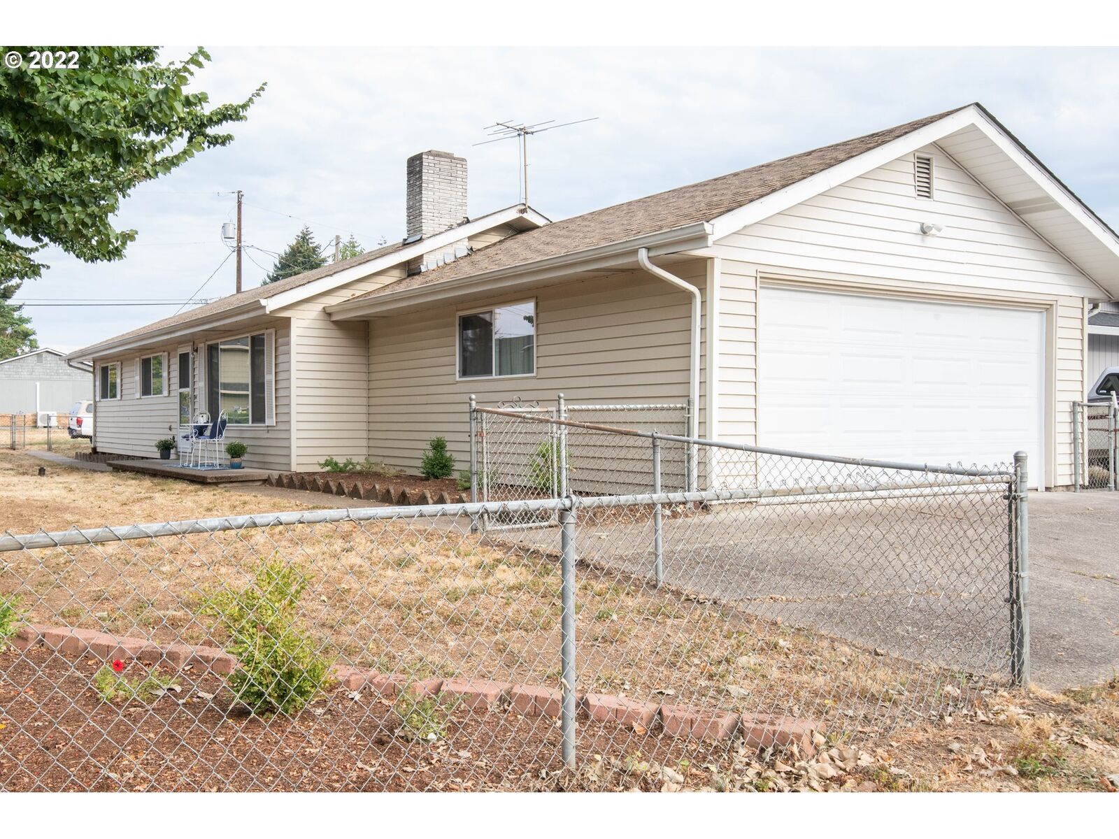 Property Photo:  3208 W St  WA 98663 
