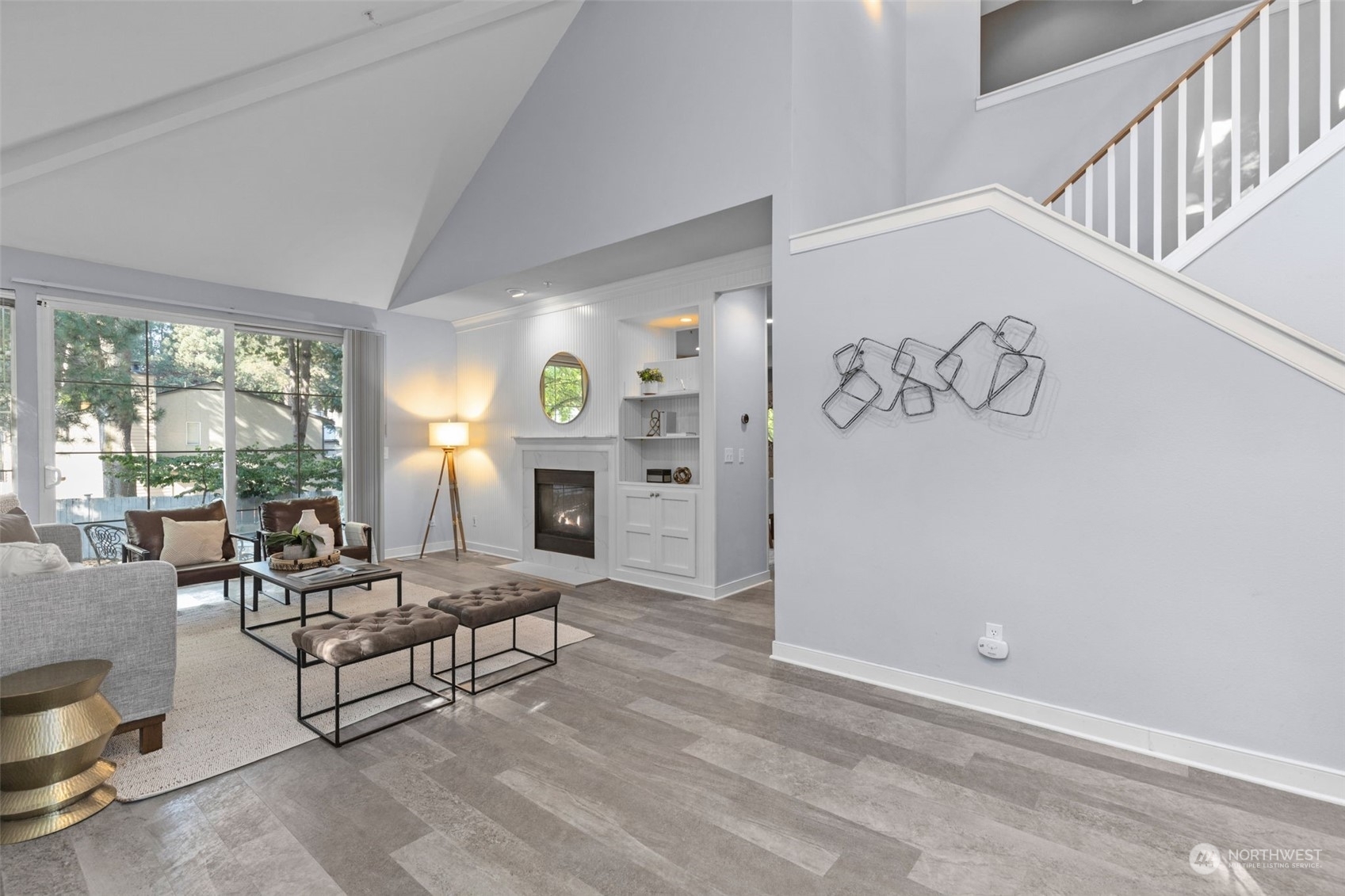 Property Photo:  120 Newport Way NW 1  WA 98027 