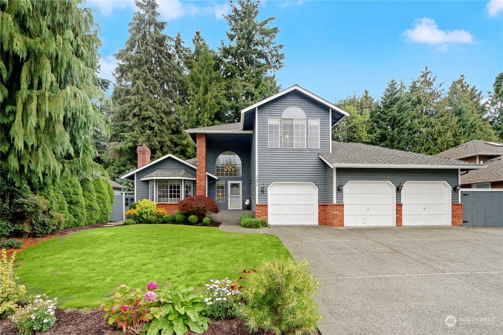 Property Photo:  11811 43rd Drive SE  WA 98208 