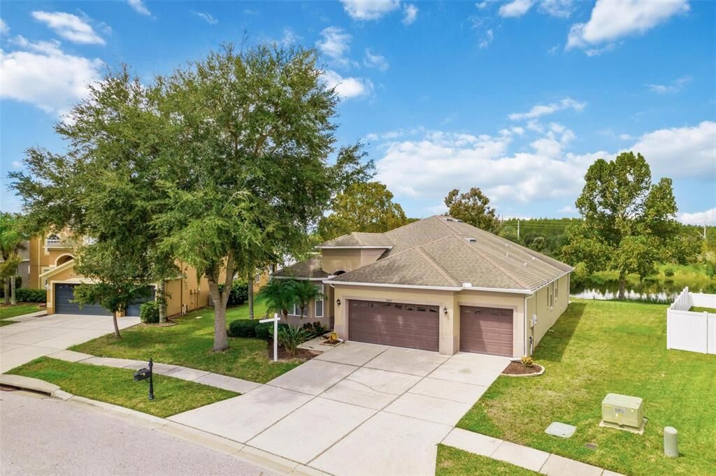 Property Photo:  3307 Chessington Drive  FL 34638 