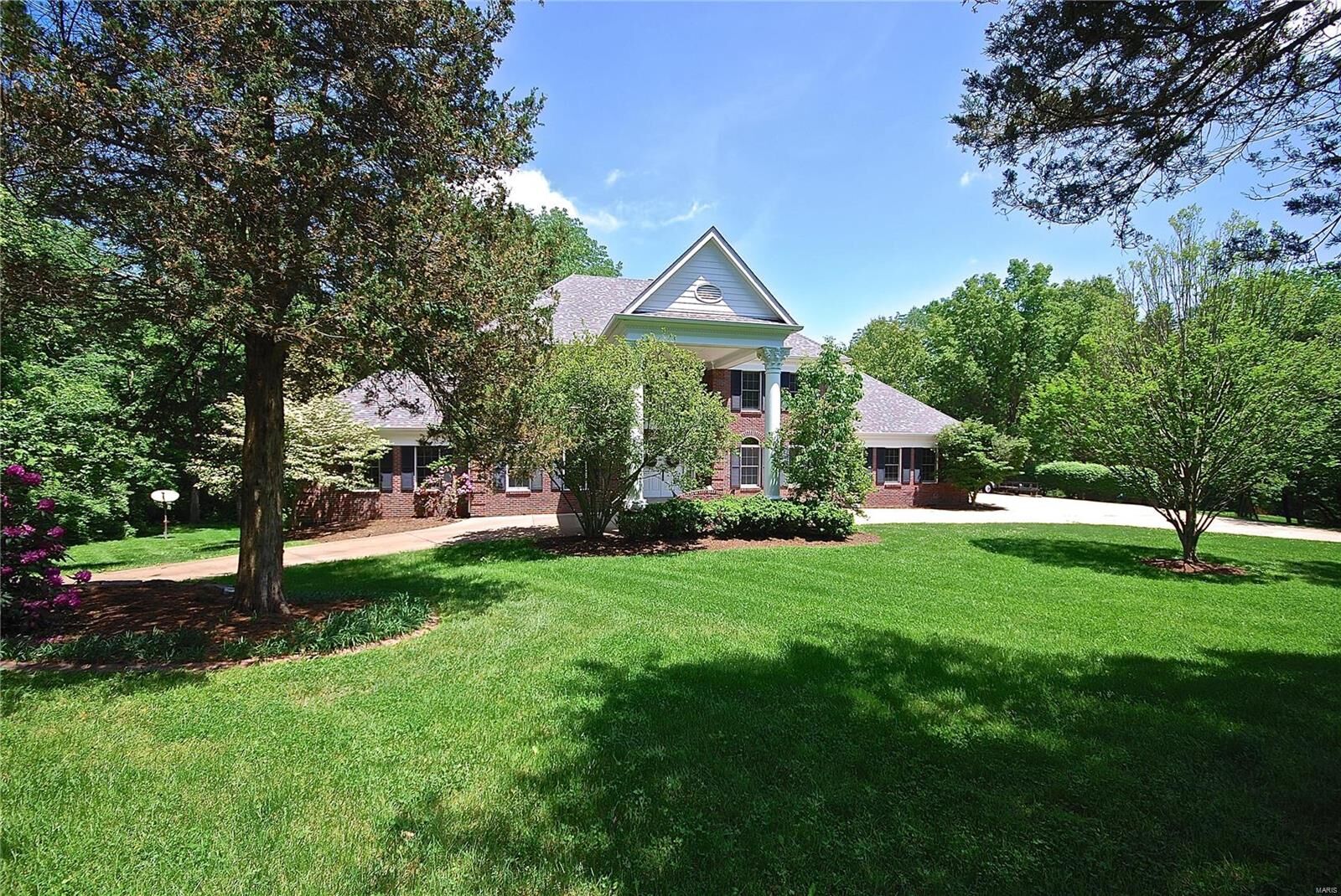 Property Photo:  19301 Deer Pointe Estates Drive  MO 63038 