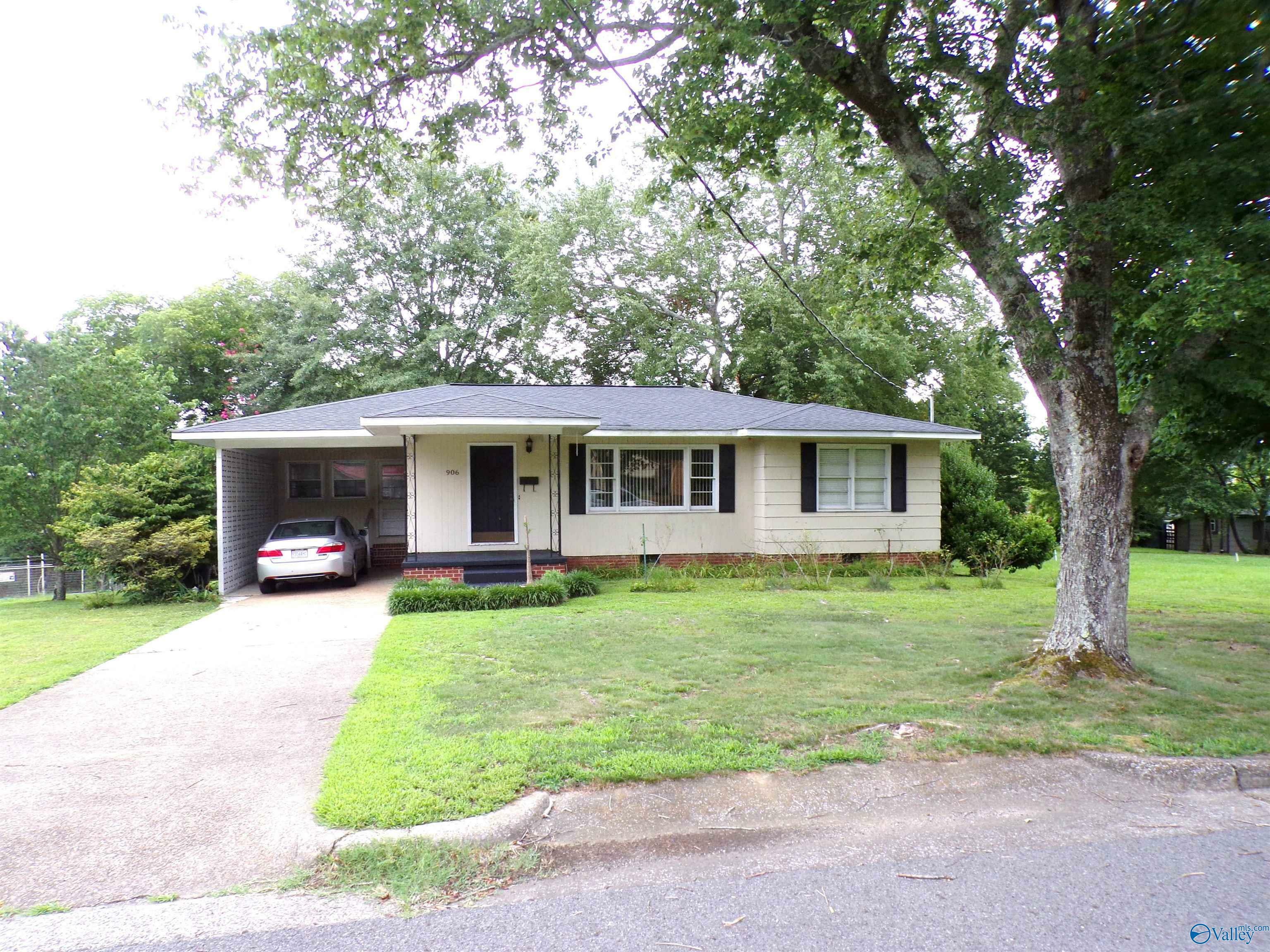 Property Photo:  906 Odell Avenue  AL 35901 